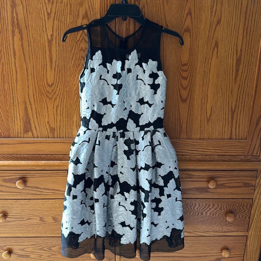 HALABALOO GIRLS BLACK & SILVER FLOWER APPLIQUÉ DRESS, SZ 14! FABULOUS &LN!